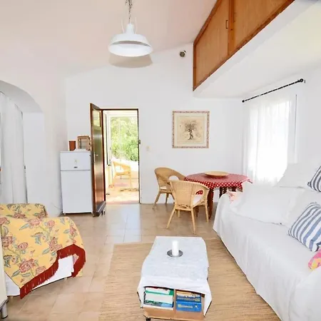 Kleine Zikade By Interhome *