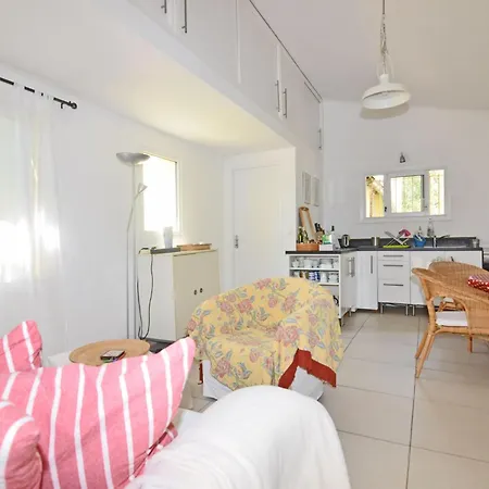 Apartamento Kleine Zikade By Interhome